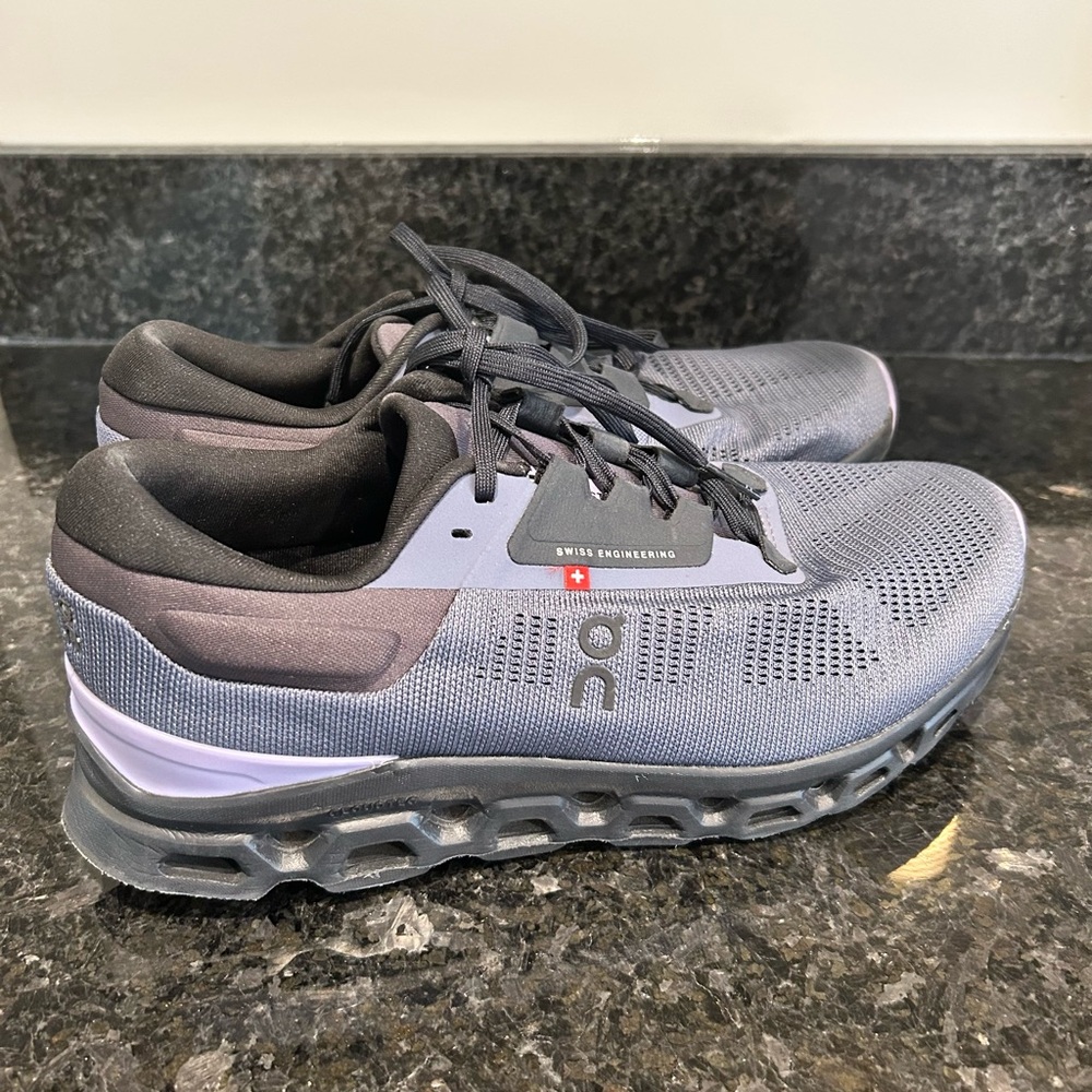 ON Cloudstratus 3 Metal/Wisteria - Size 10